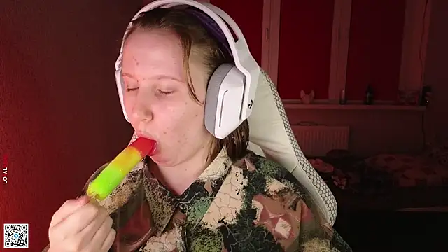 mon lola online show from September 2025 05:35:01 PM