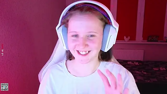 mon lola online show from September 2025 05:16:02 PM