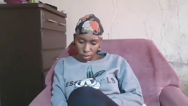 Snapshot of Hotdaily04 chatting on October 2025 07:36:02 AM Hotdaily04 online show from October 2025 07:36:02 AM