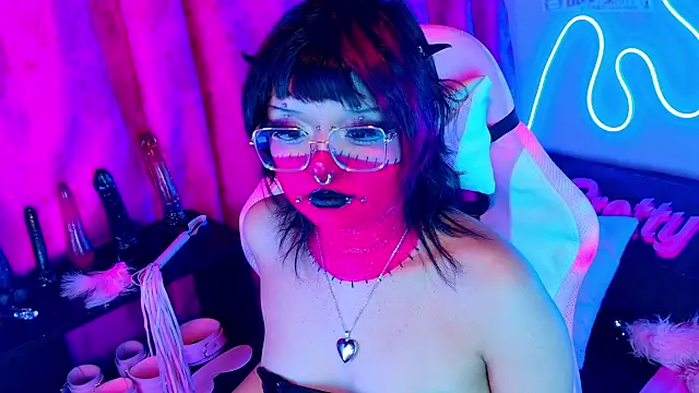 LaytonBox online show from February 2025 10:39:02 PM