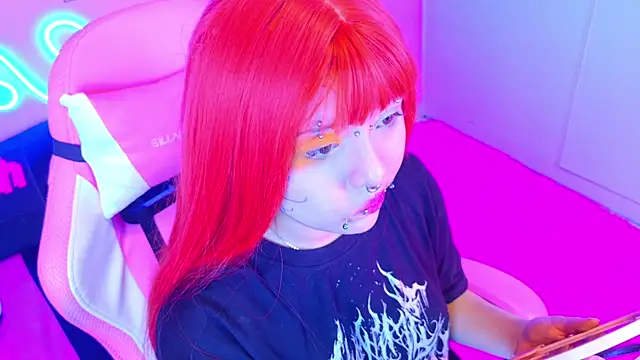 LaytonBox online show from March 2025 02:35:02 AM