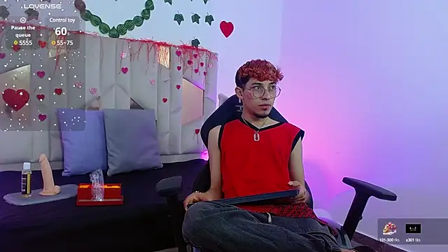 Axel tay online show from February 2025 03:35:01 AM