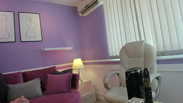 Emma Walkerr  online show from February 2025 07:05:02 PM