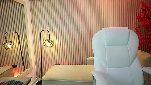 Emma Walkerr  online show from September 2025 07:03:01 PM