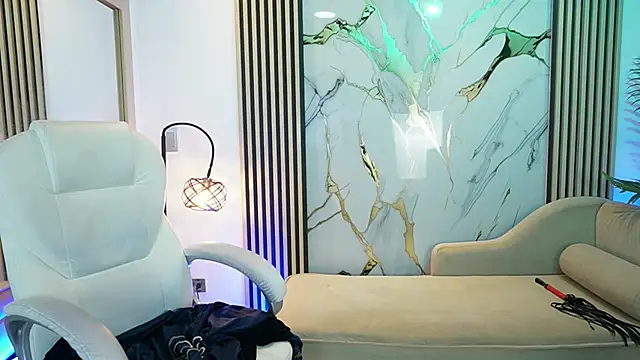 Emma Walkerr  online show from March 2026 07:19:01 PM