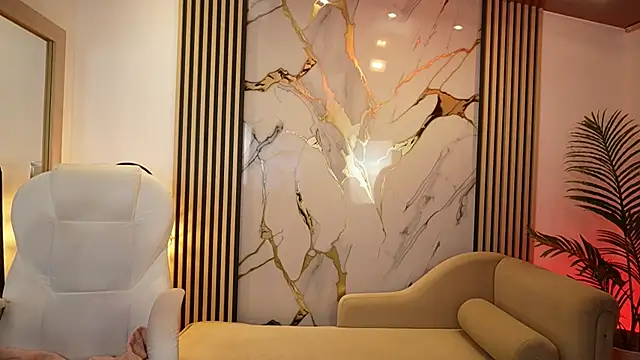 Emma Walkerr  online show from April 2026 07:07:01 PM