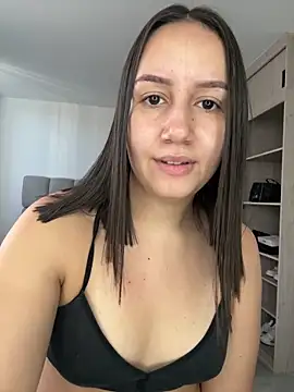 Jullya x online show from May 2026 08:06:01 PM