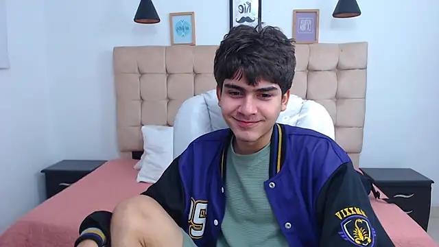 Tommy18   online show from February 2025 06:35:01 AM