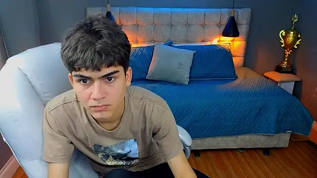 Tommy18   online show from March 2025 07:41:02 AM