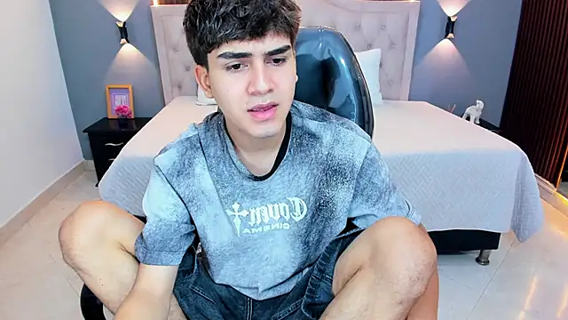 Snapshot of Tommy18__ chatting on June 2026 03:26:01 AM Tommy18 online show from June 2026 03:26:01 AM