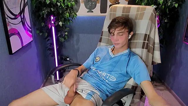 John Weasley online show from September 2025 08:19:01 PM