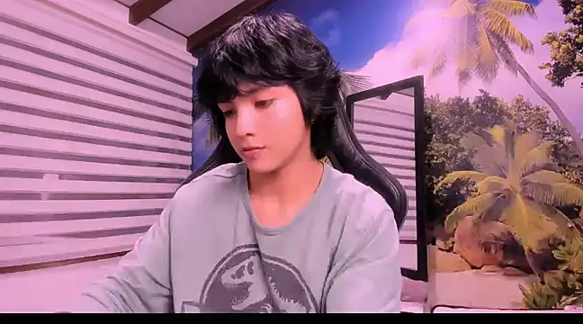 AllanYong18 online show from January 2025 12:33:01 AM