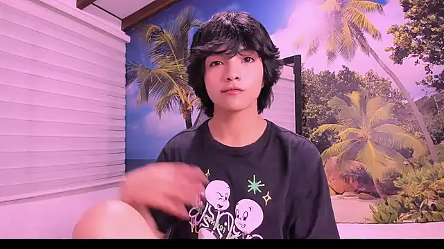 AllanYong18 online show from February 2025 04:15:02 AM