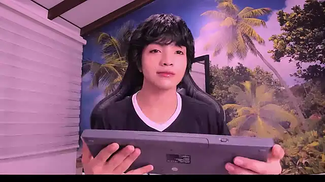 AllanYong18 online show from February 2025 02:30:01 AM