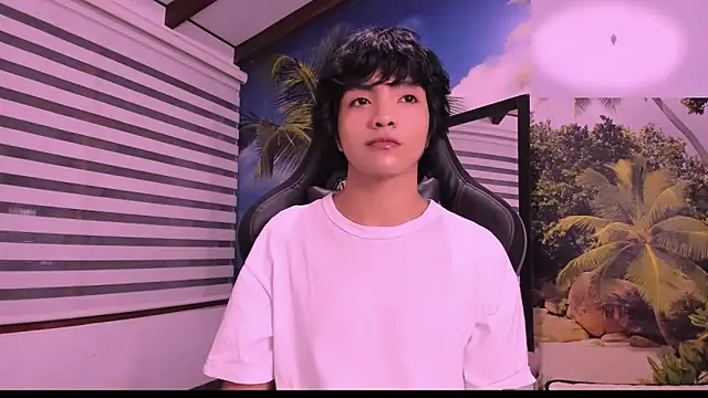 AllanYong18 online show from February 2025 03:50:01 AM