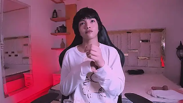 AllanYong18 online show from March 2025 02:41:01 AM