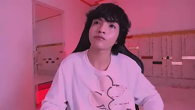 AllanYong18 online show from March 2025 09:24:02 AM