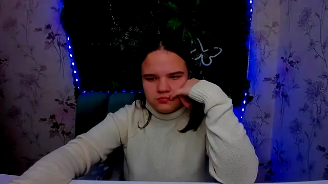 Snapshot of AdeleCruz chatting on January 2025 01:01:01 PM AdeleCruz online show from January 2025 01:01:01 PM