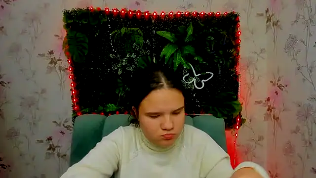 Snapshot of AdeleCruz chatting on January 2025 04:25:01 PM AdeleCruz online show from January 2025 04:25:01 PM