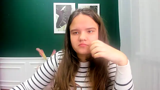 Snapshot of AdeleCruz chatting on February 2025 04:29:01 PM AdeleCruz online show from February 2025 04:29:01 PM