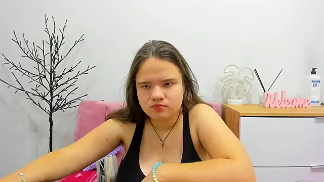 Snapshot of AdeleCruz chatting on February 2025 01:11:02 PM AdeleCruz online show from February 2025 01:11:02 PM