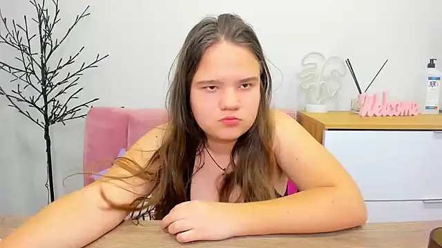 Snapshot of AdeleCruz chatting on February 2025 04:35:02 PM AdeleCruz online show from February 2025 04:35:02 PM