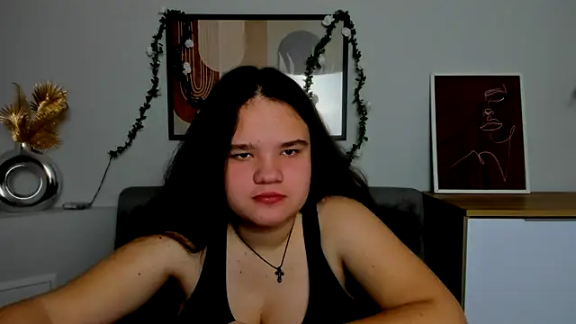 Snapshot of AdeleCruz chatting on February 2025 01:29:01 PM AdeleCruz online show from February 2025 01:29:01 PM