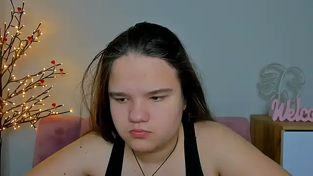 Snapshot of AdeleCruz chatting on February 2025 08:09:01 AM AdeleCruz online show from February 2025 08:09:01 AM