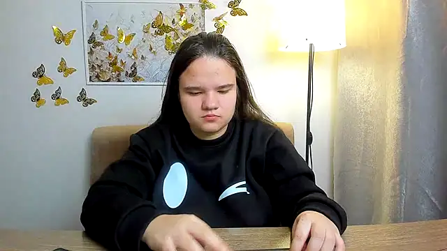 Snapshot of AdeleCruz chatting on February 2025 01:10:01 PM AdeleCruz online show from February 2025 01:10:01 PM