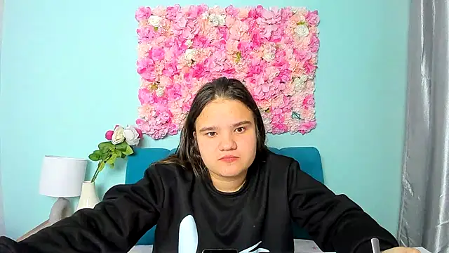 Snapshot of AdeleCruz chatting on February 2025 04:26:01 PM AdeleCruz online show from February 2025 04:26:01 PM