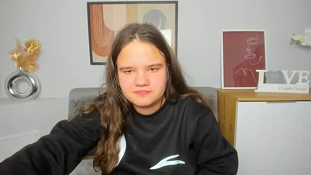 Snapshot of AdeleCruz chatting on February 2025 04:35:02 PM AdeleCruz online show from February 2025 04:35:02 PM