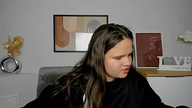 Snapshot of AdeleCruz chatting on February 2025 04:21:01 PM AdeleCruz online show from February 2025 04:21:01 PM