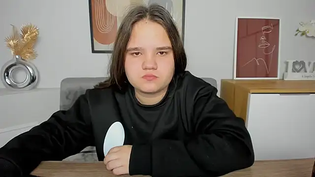 Snapshot of AdeleCruz chatting on March 2025 04:24:02 PM AdeleCruz online show from March 2025 04:24:02 PM