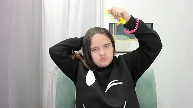 Snapshot of AdeleCruz chatting on March 2025 01:06:02 PM AdeleCruz online show from March 2025 01:06:02 PM