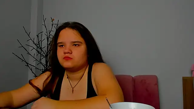 Snapshot of AdeleCruz chatting on March 2025 01:06:01 PM AdeleCruz online show from March 2025 01:06:01 PM