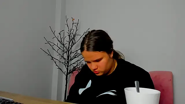 Snapshot of AdeleCruz chatting on March 2025 04:23:02 PM AdeleCruz online show from March 2025 04:23:02 PM