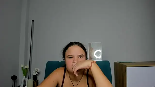 Snapshot of AdeleCruz chatting on October 2025 12:13:02 PM AdeleCruz online show from October 2025 12:13:02 PM