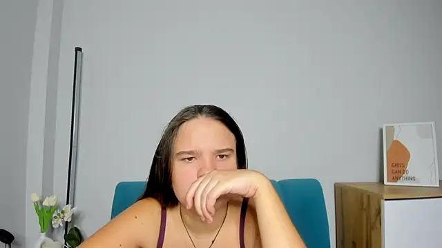 Snapshot of AdeleCruz chatting on October 2025 07:41:01 AM AdeleCruz online show from October 2025 07:41:01 AM