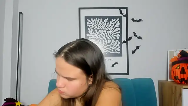 Snapshot of AdeleCruz chatting on October 2025 08:07:02 AM AdeleCruz online show from October 2025 08:07:02 AM