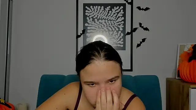 Snapshot of AdeleCruz chatting on November 2025 08:05:02 AM AdeleCruz online show from November 2025 08:05:02 AM