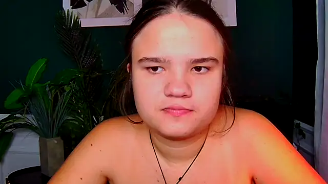 Snapshot of AdeleCruz chatting on November 2025 01:11:01 PM AdeleCruz online show from November 2025 01:11:01 PM