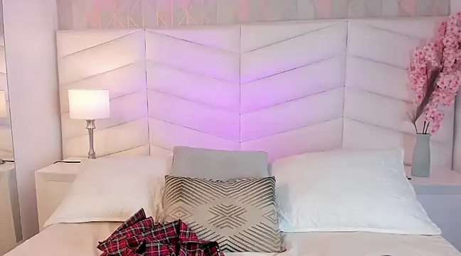 chelsea bolton  online show from February 2025 03:27:01 PM