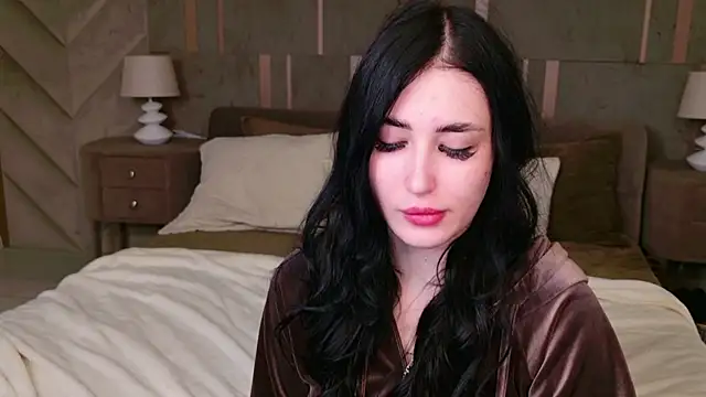 EmmaLawrens online show from September 2025 03:45:01 PM