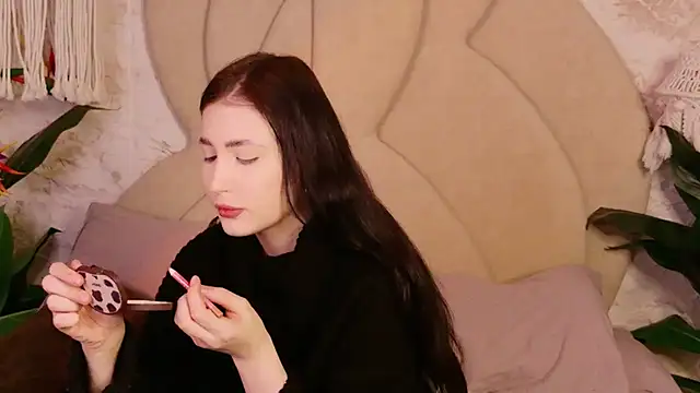 EmmaLawrens online show from February 2026 06:00:02 PM