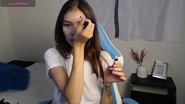 Aleska Miami online show from March 2025 03:02:02 PM