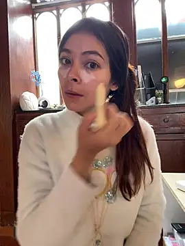 Aleska Miami online show from March 2026 01:59:01 PM