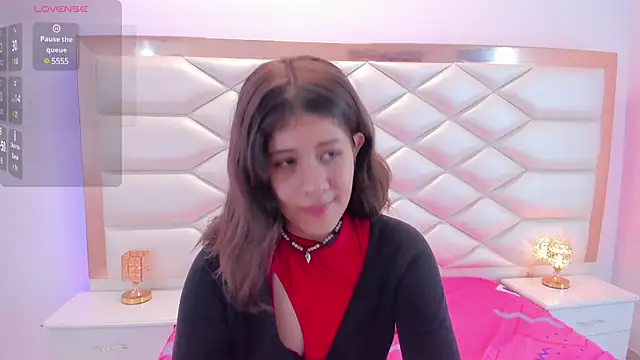 MiaQueen021 online show from March 2025 12:34:01 PM