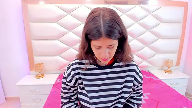 MiaQueen021 online show from March 2025 12:22:02 PM