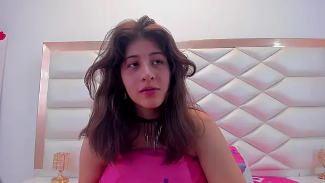 MiaQueen021 online show from March 2025 07:18:01 PM