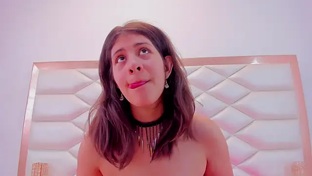 MiaQueen021 online show from March 2025 03:39:01 PM